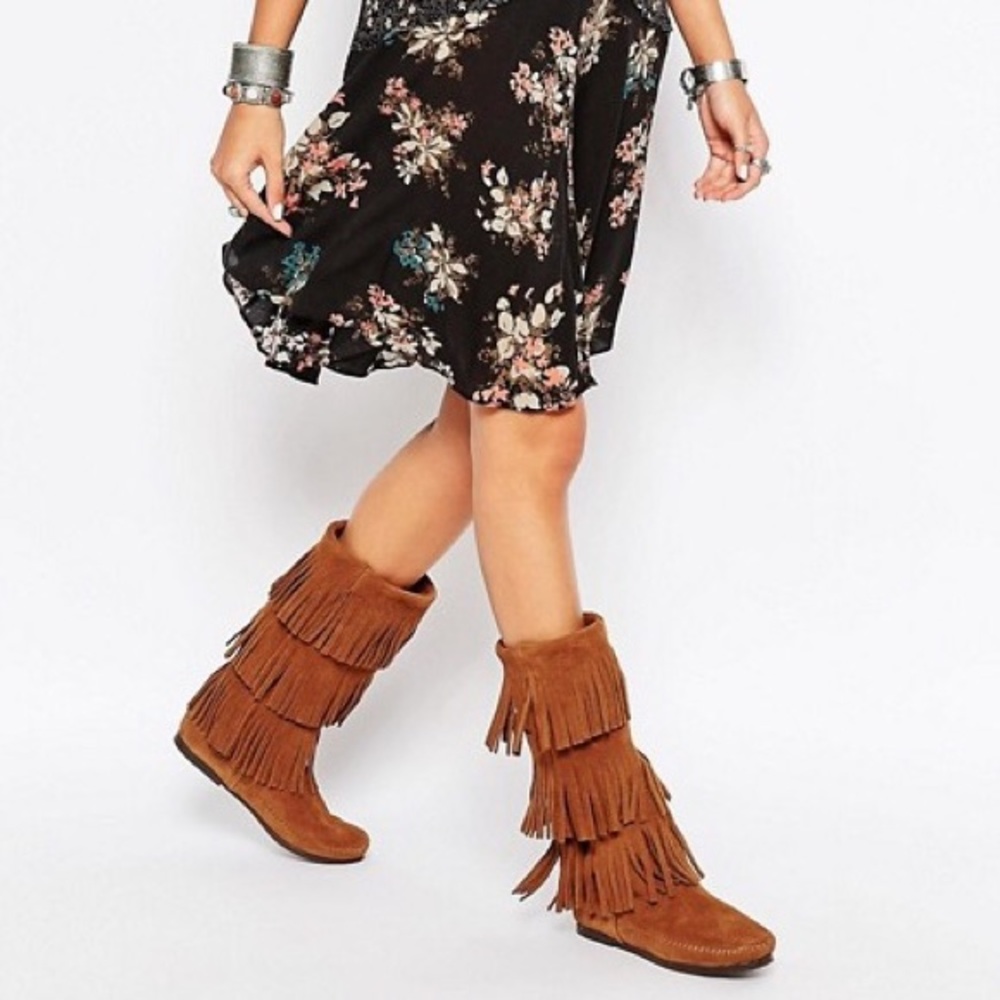 3-tier Minnetonka Moccasin in brown suede